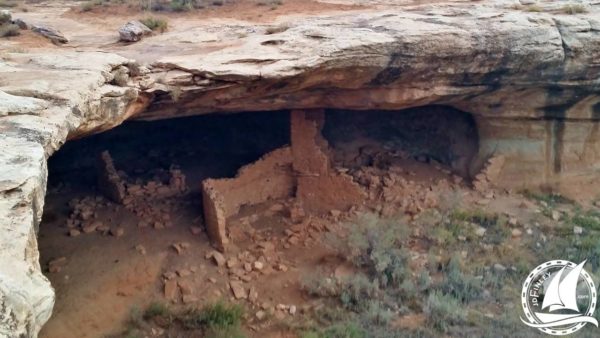 anasazi indian cliff dwelling hike blanding utah