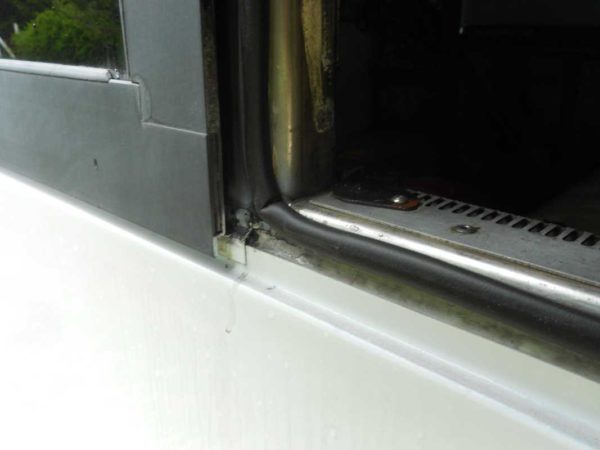 Missy 1998 MCI 102-EL3 Window Weather stripping weather-stripping Big-D